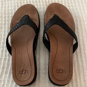 Women’s UGGs thong sandal, size 7 1/2 black
